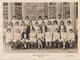 DINAN - Photo De Classe  Lycée De Jeunes Filles De Dinan 1961 - 1962 . ( Noms élèves Au Verso ). - Luoghi