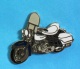 Delcampe - 1 PIN'S  //   **  MOTO ** HARLEY DAVIDSON / ÉLECTRA GLIDE ** . ((Démons &amp; Merveilles &copy;) - Motorbikes