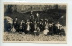 Piece De Collection - Le Treport - Cp Photo Ancienne - Ensemble De Personnes Au Pieds Des Falaises Du Treport. - Lieux