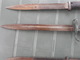 Delcampe - MILITARIA, LOT DE 3 BAIONETTES A IDENTIFIER, EN L'ETAT, - Knives/Swords