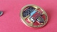 Pin's  PORSCHE   CLUB  PORSCHE  FRANCE   Triple Moule   Volant Or  Voiture Rouge  Finition Argent      Arthus  Bertrand - Porsche