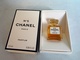 Miniature "N° 5" De CHANEL   Parfum  1,5 Ml Dans Sa Boite Plate  (M0761) - Miniatures Femmes (avec Boite)