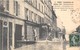 75-PARIS-INONDATIONS- RAVITAILLEMENT RUE SURCOUF LE BOUCHER ET LE BOULANGER FAISANT LEUR TOURNEE EN CANOT - De Overstroming Van 1910