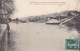 PARIS INONDATIONS DE 1910  -  (75)  - CPA ANIMÉE - AU MARCHE AUX POMMES. - Alluvioni Del 1910