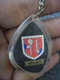 1 PORTE CLEFS Vers 1965 - BLASON VELAY (Le Puy) REGION FRANCE @ ARMOIRIE - PUB La Crotte Du Diable - Portachiavi