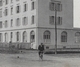 LE TOUQUET PARIS PLAGE - N° 74 - L' ATLANTIC HOTEL AVEC PERSONNAGE A VELO - BEAU CACHET - CPA VOYAGEE - Le Touquet