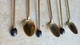 Delcampe - 6 Longues Petites Cuillères Metal Doré Café Mazagran - Deco GRAIN DE CAFE Plastique 19cm Traces Oxydation - Deco Vintage - Spoons