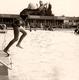 2 Photos Carrées Originales Piscine & Maillot De Bain Pour Plongeon D'Adolescente Vers 1950/60 - Personnes Anonymes