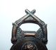 RARE DECAPSULEUR RUSSE Kapahophe 1804 - 1984 METAL ORNE DE 2 PISTOLETS / TBE - Bottle Openers