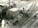 PHOTO 13X18 DE PRESSE " S.N.C.F.GREVE CONTRE LA VIE CHERE AU DEPOT LA VILLETTE " - Lugares