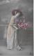 AK  0024  Dame Mit Blumenstrauss ( Mode , Hut ) Um 1910-20 - Frauen