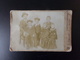 Photo Sur Carton ( 16.5 X 10.5 Cm ) Couple Avec Enfants En Uniforme De Marins Et Jumelles - Personnes Anonymes