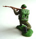 FIGURINE BRITAINS - Swoppet SOLDAT ANGLAIS WWII WWII TIREUR FUSIL A GENOUX SUR LE COTE - Army