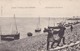 Postcard Saint Valery Sur Somme Dechargement Du Poisson With Fishing Fleet  My Ref  B12518 - Saint Valery Sur Somme