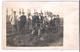 CARTE -PHOTO WW1 Groupe De "Brassards Rouges"(?)  Gardé Militairement Travaux De Voirie De Chemin De Fer - Weltkrieg 1914-18