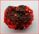 Mineral PETITS CRISTAUX ROUGES - QUARTZ ROUGE ? - VANADINITE? - 3,5 X 3;5 X 2,5 Cm - Minerals