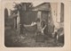 T12-35) ERCE EN LAMEE -AUTHENTIQUE PHOTO -  UNE HABITATION AVEC FEMME A LA LESSIVE ET LANDAU AVEC BEBE - (2 SCANS ( - Autres & Non Classés