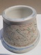 ANCIEN PYROGENE - GRATTOIR A ALLUMETTES - PORCELAINE - BLANC ET BLEU - HAUTEUR 6.5CM - BASE 8.5CM. - Mecheros (Pyrogenes)