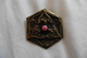 Broche Ancienne Art Nouveau Arts And Crafts 1890-1900 En Metal Martele Decor Fleurs Et Feuilles Cabochon Rose - Broches