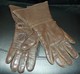 PAIRE DE GANTS DE MOTOCYCLISTE MILITAIRE DE L'ARMEE FRANCAISE , NEUF ENCORE COUSUS  ENSEMBLE MAIS A NETTOYER , FABRICATI - Equipement