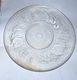 SUPERBE ANCIEN GRAND PLAT A GATEAU EN VERRE CISELE TBE DIAMETRE 30.7 Cm    BON ETAT - Portate