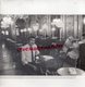 17- LA ROCHELLE- INTERIEUR DU CAFE DE LA PAIX-  RARE PHOTO ORIGINALE GEORGES ARRAMY 1987- - Lieux