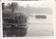 Foto Deutsche Soldaten Und Motorräder Beim Übersetzen über Fluss - Pionierboot Fähre - Russland - 2. WK - 10*7cm (37121) - Krieg, Militär