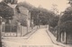 92   SEVRES  :  RUE  ERNEST  RENAN  -  ANGLE  RUE  DES  FONTAINES  .  PEU  COMMUNE  . - Sevres