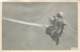 MILITARIA PARACHUTISME - Lot De 2 Photos D'un Saut En Parachute Aux Alentours De PAU Années 1940 - Parachutting