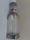 Ancienne Belle Carafe En Cristal Avec  Etain A 95 ...haut 30 Cm  Largeur 8 Cm Poids 1.6 Kg - Verre & Cristal