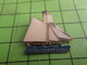 2317 Pin's Pins : Rare Et Belle Qualité : THEME BATEAUX : COTRE CORSAIRE ST MALO VIEUX GREEMENT - Boats