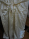 Delcampe - Vintage - Peignoir Robe De Chambre Longue Tissu Satiné Jaune Caroline Kessler Collection - Autres & Non Classés