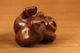 VIEUX BUIS Pas Entendre Monkey Figure Statue Antiquités Asiatiques Japonais Netsuke DECO - Art Asiatique