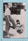 Algerie - Alger, Vraie Photo,  Calot Militaire  Algerien, Porté Par Un  Jeune Homme Faisant Cirer Ses Souliers - Scènes & Types