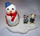 ADORABLE STATUETTE FIGURINE JOLI CHIEN RESINE 2 CHIHUAHUAS AVEC BONHOMME DE NEIGe   Tbe - Dogs