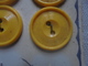 Vintage - Petit Lot De 12 Boutons Jaune Années 50 - Boutons