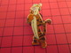 DIS-SPE Pin's Pins : BEAU ET RARE : DISNEY Très Grand Pin's TIGROU LE TIGRE - Disney