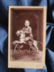 Photo CDV Mme Rozier à Crest - Petit Garçon (Pierre Peyrot) Sur Un Cheval Tricycle Datée 1880 L409 - Anciennes (Av. 1900)