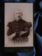 Photo CDV A. Mignon à Albert - Militaire Sergent Major Du Génie, Curieux Insigne De Manche à Identifier L409 - Anciennes (Av. 1900)