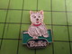 612A Pin's Pins / Rare Et De Belle Qualité / THEME ANIMAUX / CHIEN BLANC NOURRITURE MARQUE BUFFET - Animaux