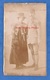 Photo Ancienne - Portrait D'un Poilu Du 1er Régiment à Identifier & Sa Femme - Médaille Patch Musicien WW1 Mode Chapeau - Guerra, Militari