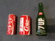 Une Bouteille 7 UP Et Deux Canettes COCA COLA - Blikken