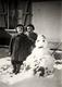 Photo Originale Hiver 1955 - Enfants Posant Fièrement à Côté De Leur Bonhomme De Neige - 18.02.1955 - Personnes Anonymes