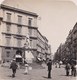 1906 VECCHIA FOTO STEREO ITALIA - CAMPANIA - ** NAPOLI ; LARGO DELLA CARITA - VIA ROMA ** RARE - Stereoscopic