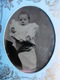 FERROTYPE PHOTO CDV ENFANT TENUE PAR MAINS NOIRES - Anciennes (Av. 1900)