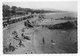 (RECTO / VERSO) CANNES LA BOCCA - N° 5913 - UNE PLAGE ANIMEE AVEC VIEILLES VOITURES - CPSM GF VOYAGEE - Cannes