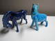 2 Chevaux Statuettes - Cheval En Porcelaine Hauteur : 6 Cm Env (une Oreille Abîmée) - Animaux