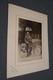 Ancienne Grande Photo (poilu ,guerre 14-18 ? )Soldat Armé En Vélo,photographe Arthur Henrion Stembert,27 Cm./21 Cm. - Guerre, Militaire