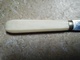 Delcampe - Coffret 12 Couteaux Blanc à Dents 24cm - Lame Acier Inoxydable & Manche En Plastique/bakélite - Vers 1950? - Cuchillos