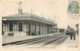 POISSY INTERIEUR DE LA GARE AVEC LE TRAIN - Poissy